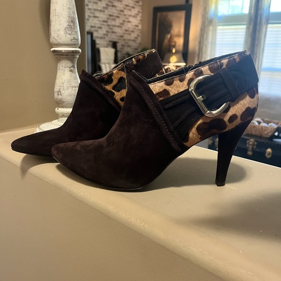 ANTONIO MELANI Shoes - Antonio Melani brown leopard print bootie.